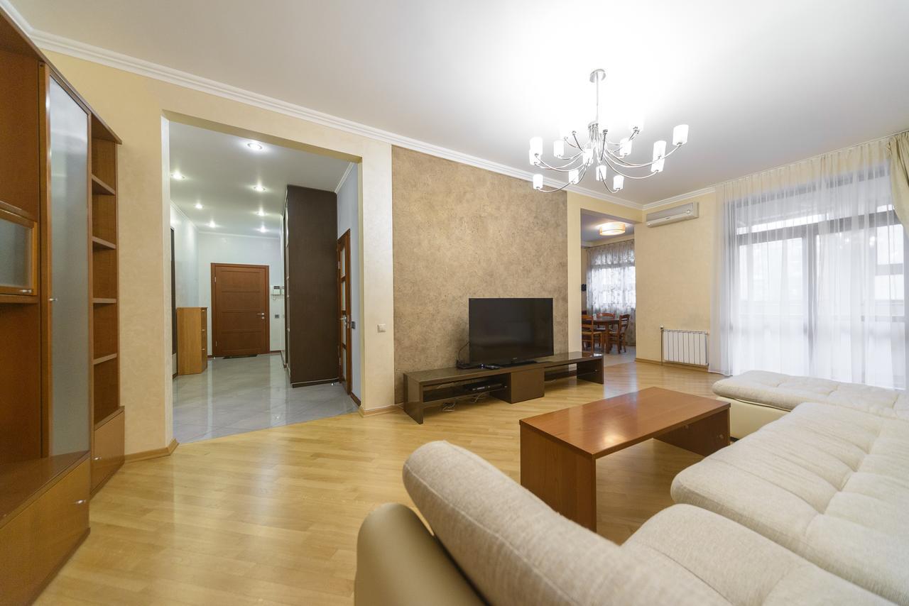 Partner Shota Rustaveli Apartment *